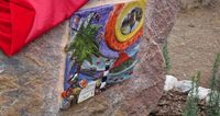 HOMENAJE PERETE MONOLITO